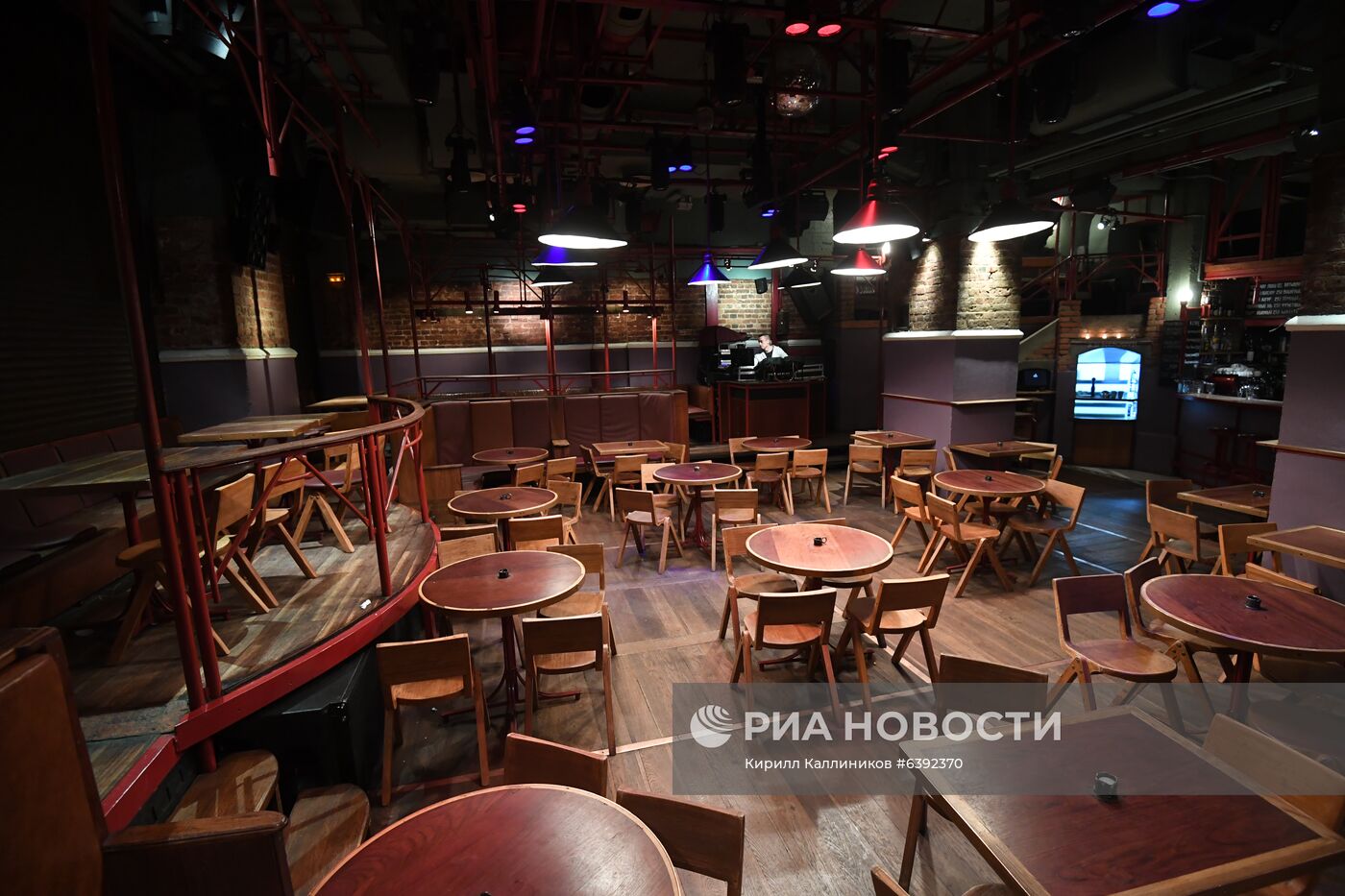 В Москве ограничена работа ночных клубов в связи с распространением коронавируса