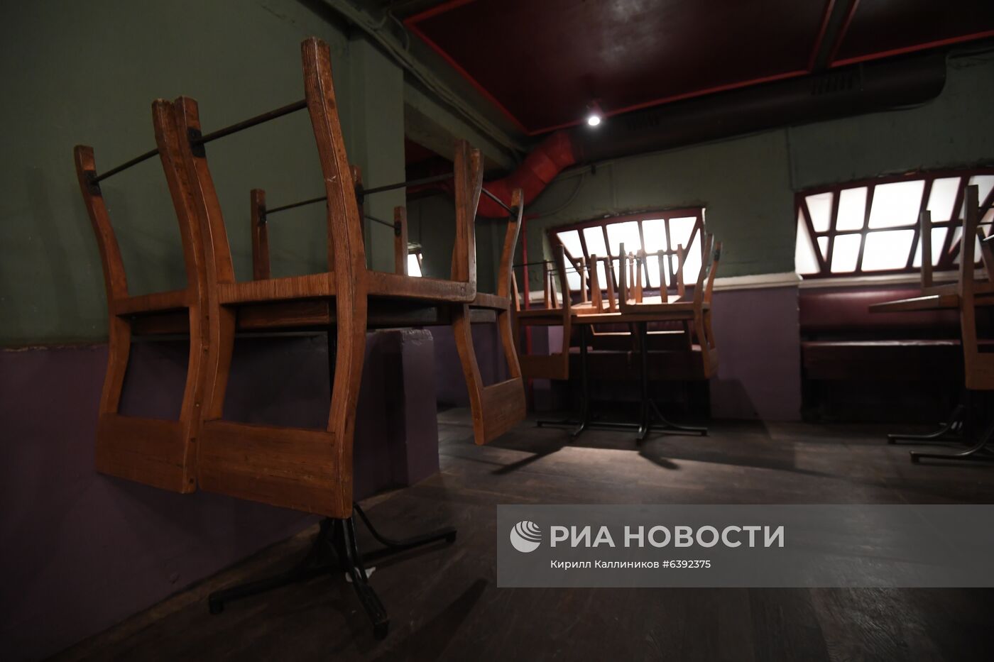 В Москве ограничена работа ночных клубов в связи с распространением коронавируса