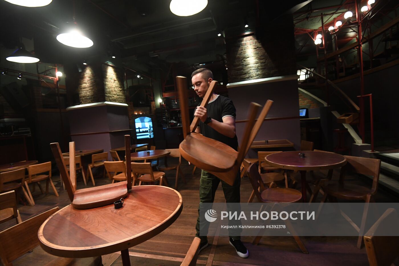 В Москве ограничена работа ночных клубов в связи с распространением коронавируса
