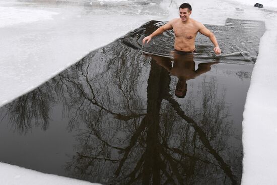 Клуб любителей зимнего плавания в Новосибирске 