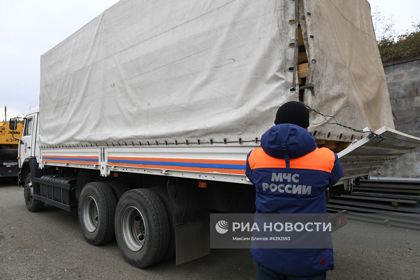 Доставка гуманитарной помощи в Степанакерт Доставка гуманитарной помощи в Степанакерт