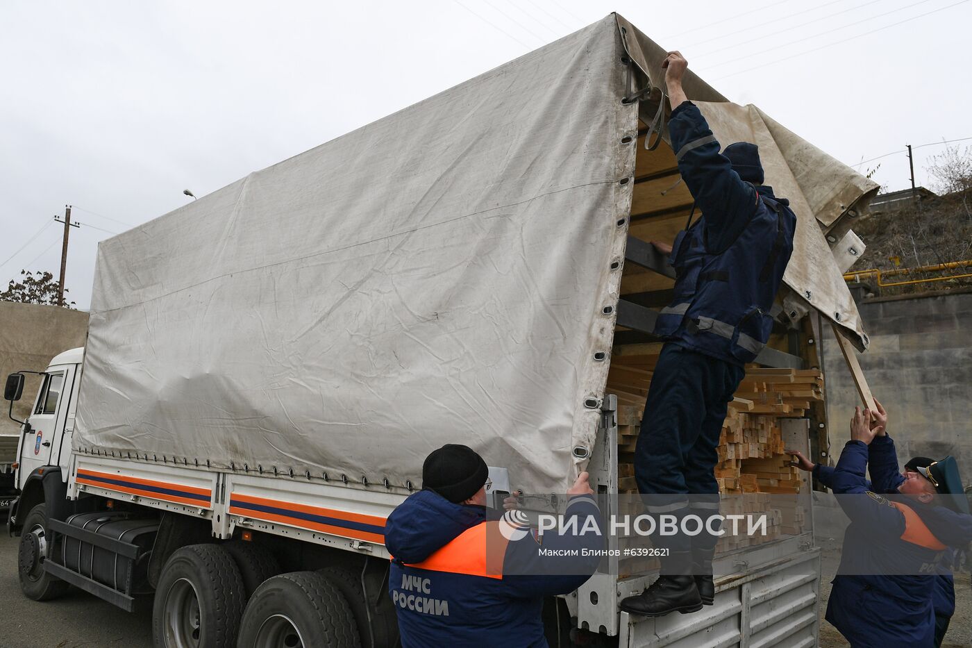 Доставка гуманитарной помощи в Степанакерт