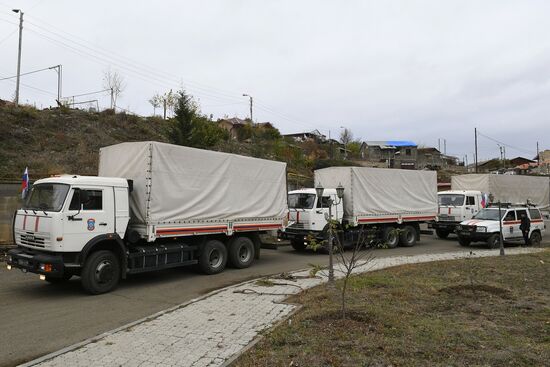 Доставка гуманитарной помощи в Степанакерт