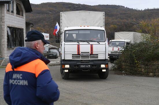 Доставка гуманитарной помощи в Степанакерт