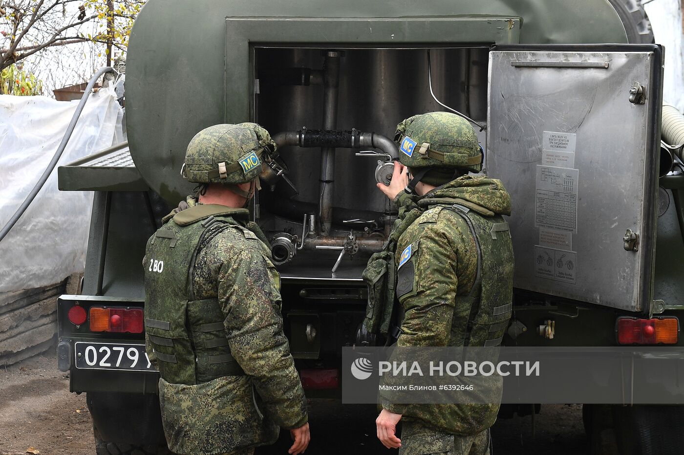 Российские миротворцы начали доставлять воду жителям Карабаха