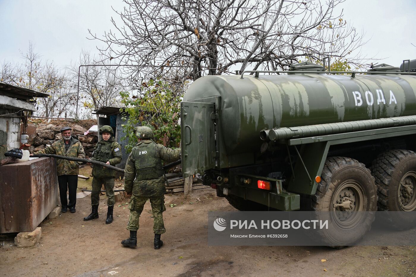 Российские миротворцы начали доставлять воду жителям Карабаха