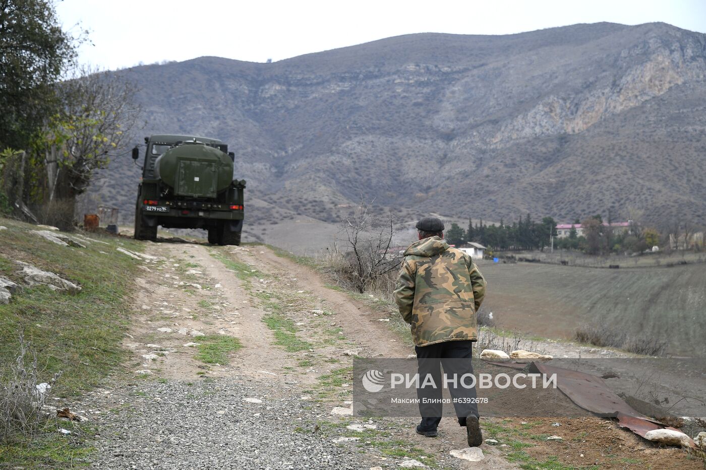 Российские миротворцы начали доставлять воду жителям Карабаха