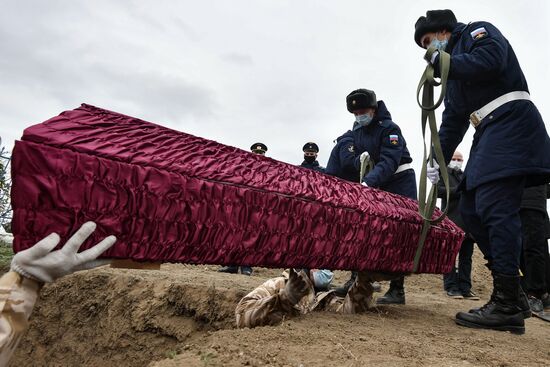 Перезахоронение останков солдат Великой Отечественной войны в Симферополе