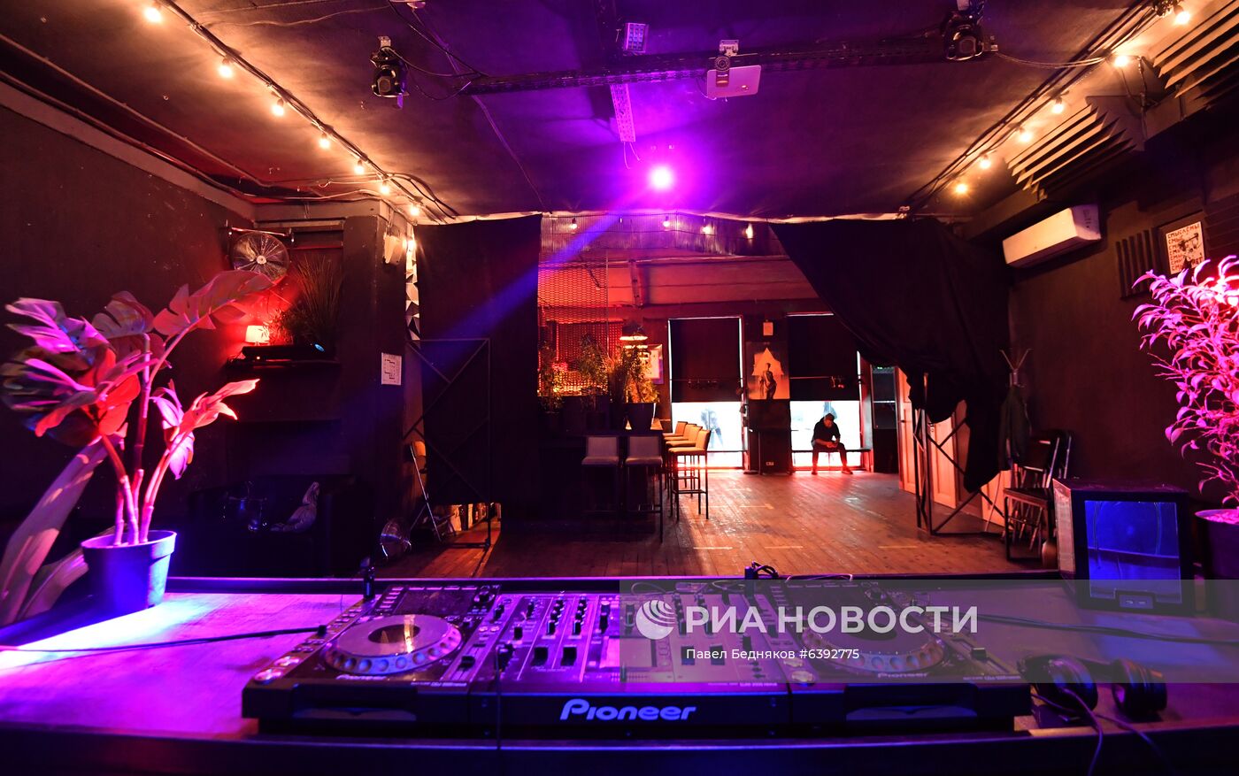 В Москве ограничена работа ночных клубов в связи с распространением коронавируса