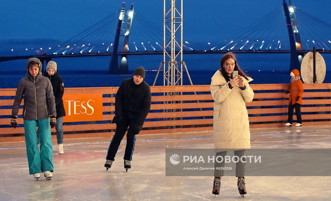 Открытие зимнего катка в арт-пространстве "Севкабель порт" в Санкт-Петербурге