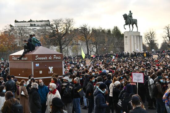 Акция протеста в Париже