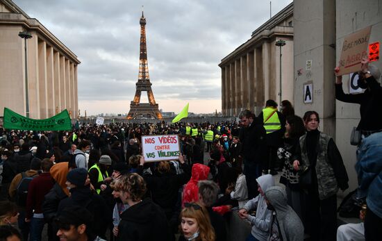 Акция протеста в Париже