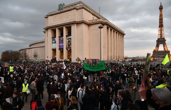 Акция протеста в Париже
