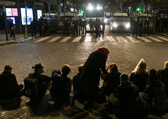 Акция протеста в Париже
