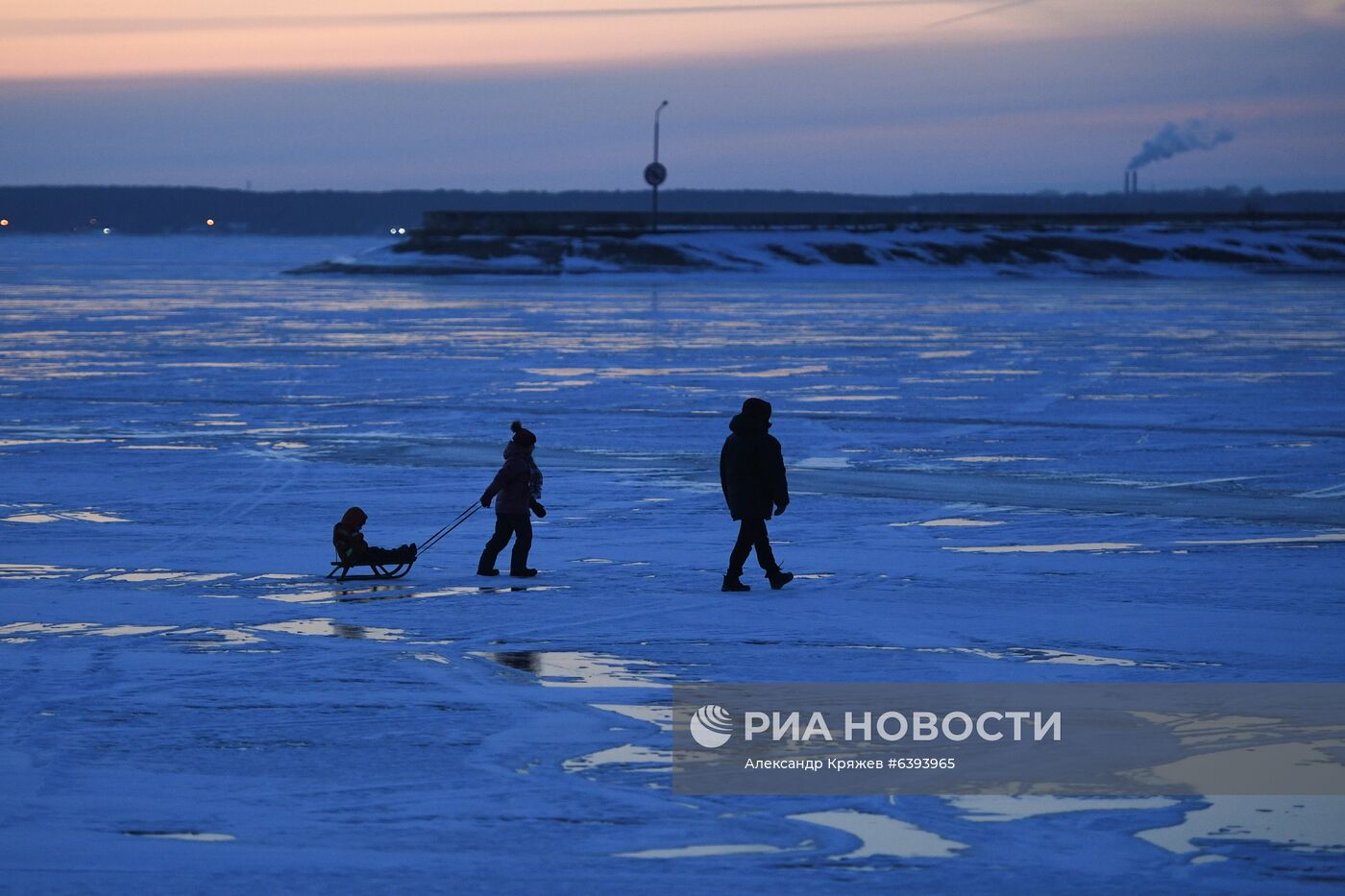 Замерзшее Новосибирское водохранилище