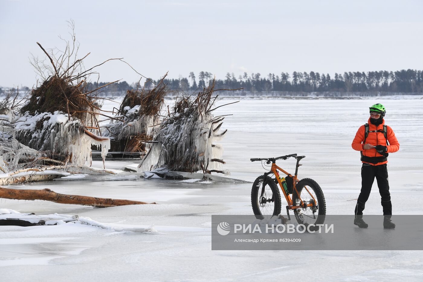 Замерзшее Новосибирское водохранилище