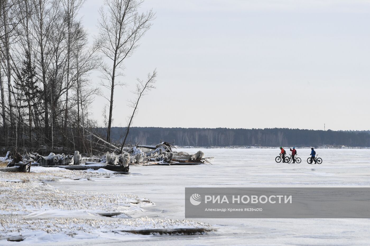 Замерзшее Новосибирское водохранилище