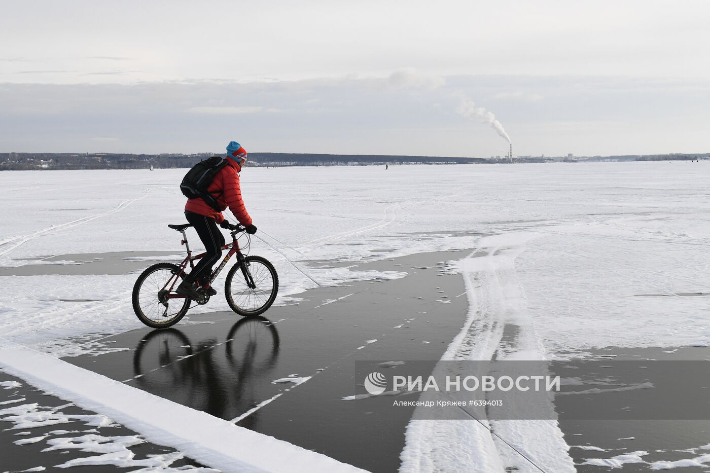 Замерзшее Новосибирское водохранилище