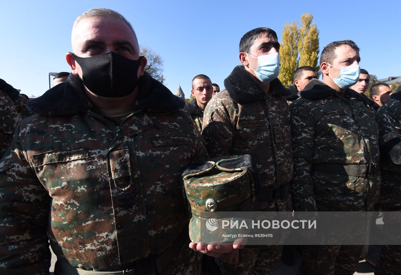 В Эчмиадзине прошла церемония поминовения погибших в Карабахе