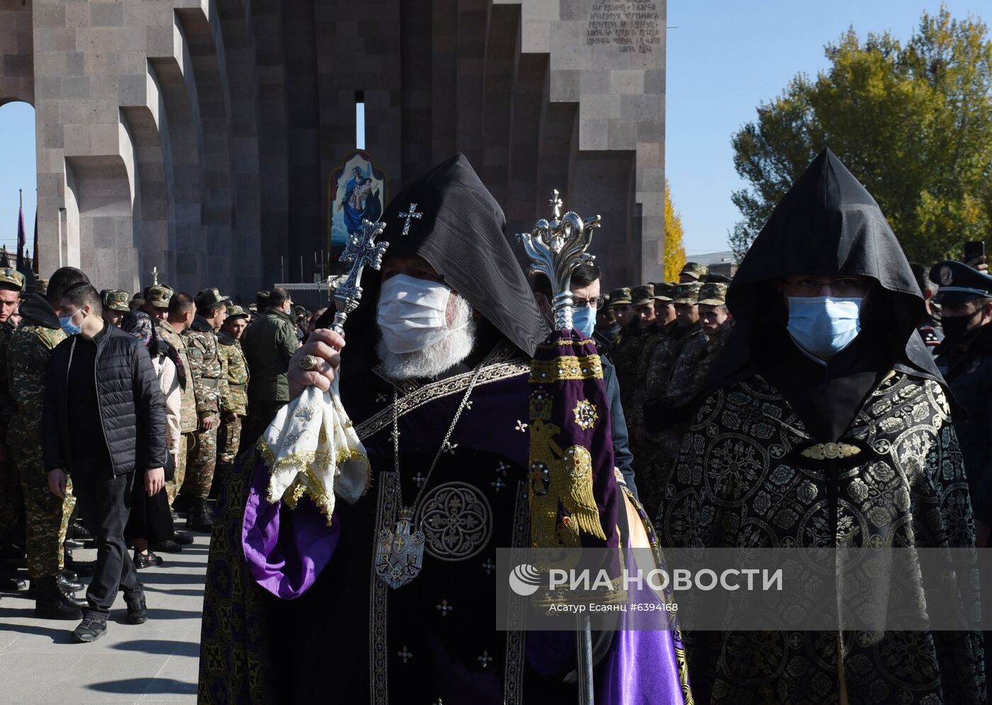 В Эчмиадзине прошла церемония поминовения погибших в Карабахе