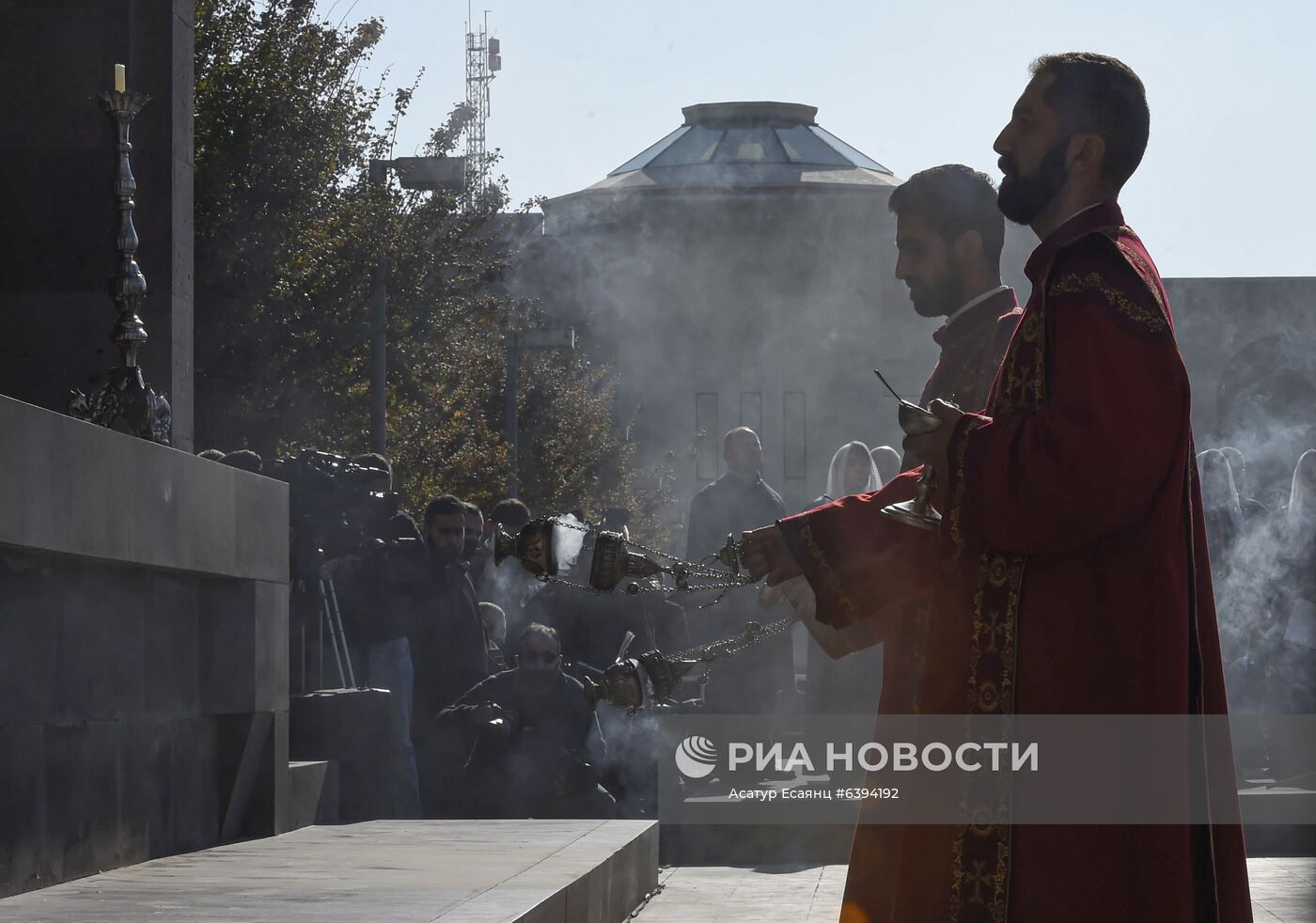 В Эчмиадзине прошла церемония поминовения погибших в Карабахе