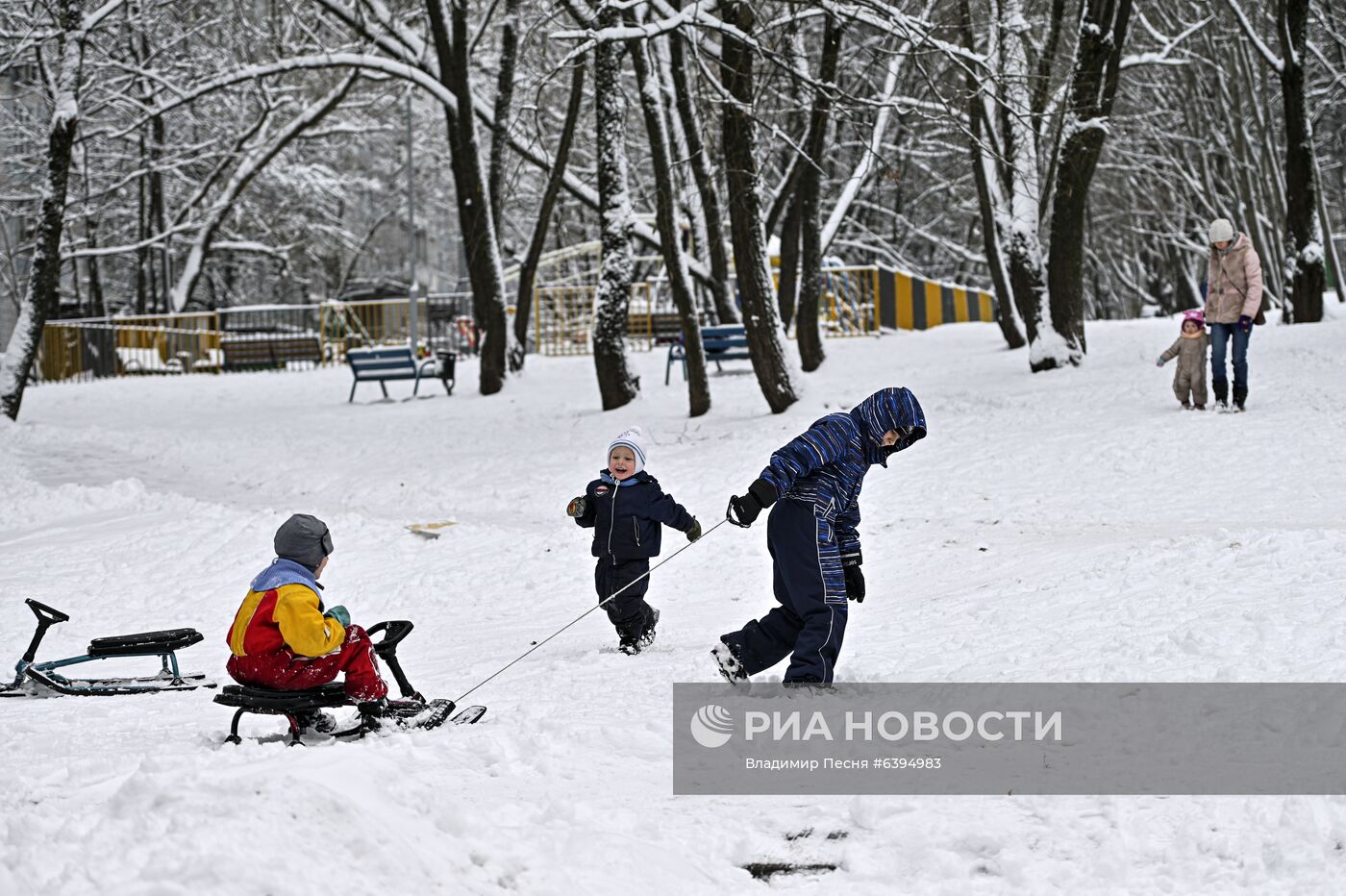 Снег в Москве