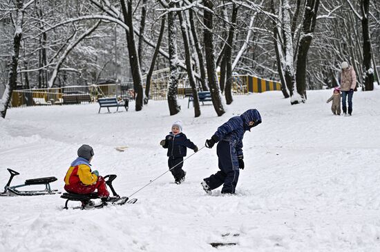 Снег в Москве
