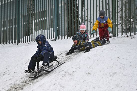 Снег в Москве
