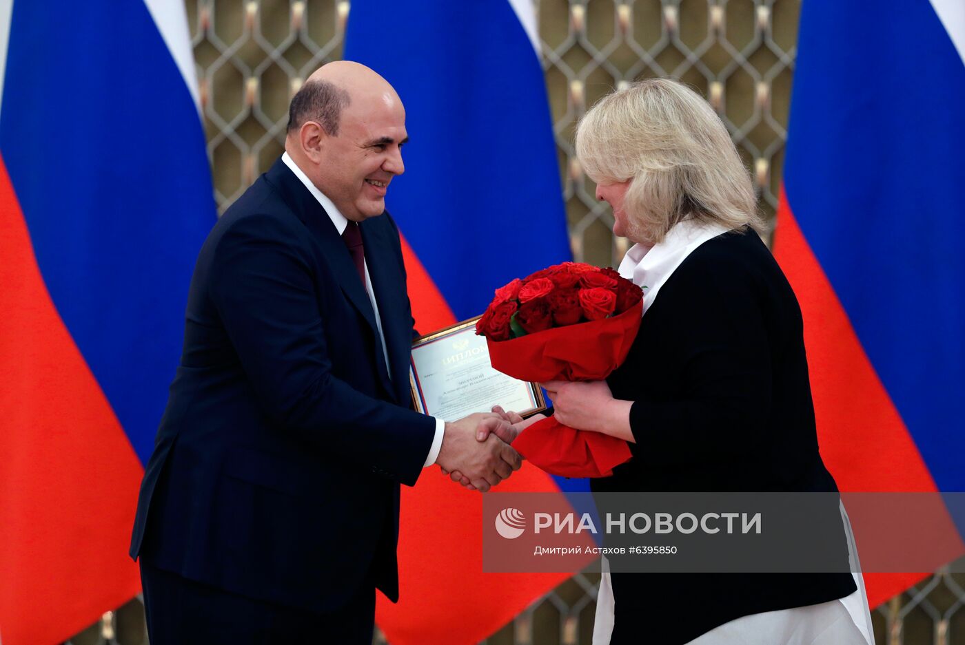  Премьер-министр РФ М. Мишустин вручил премии правительства РФ 2020 года в области науки и техники 