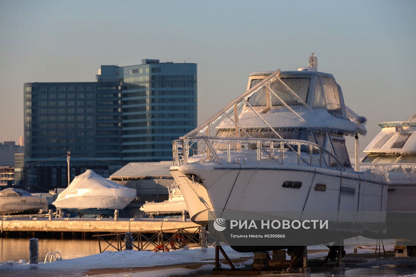 Последствия снежного циклона в Приморье