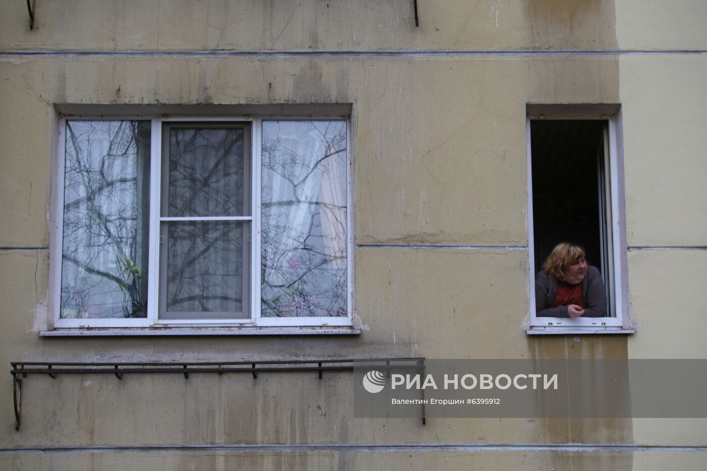 Мужчина захватил в заложники детей в квартире в пригороде Санкт-Петербурга