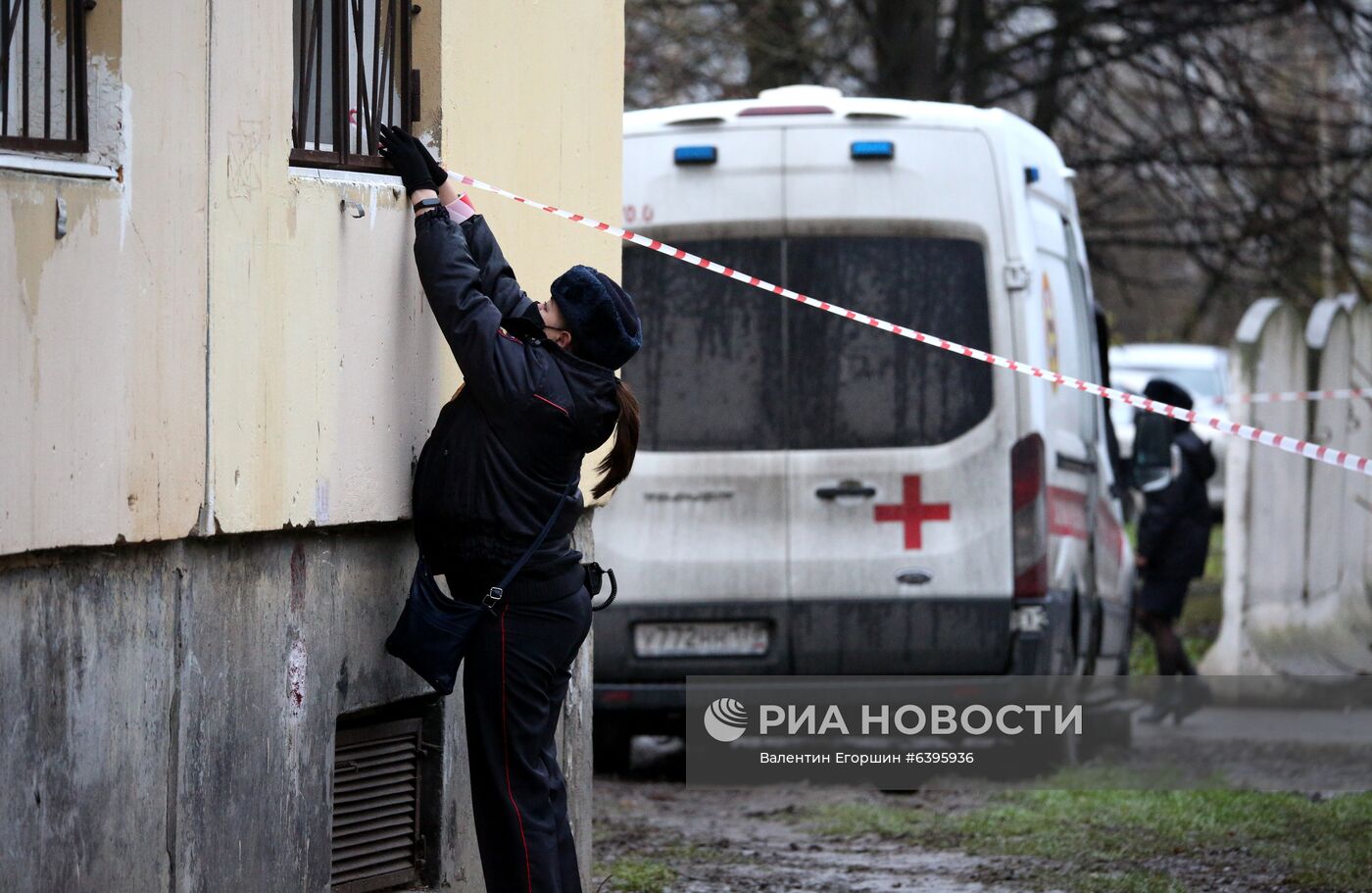 Мужчина захватил в заложники детей в квартире в пригороде Санкт-Петербурга