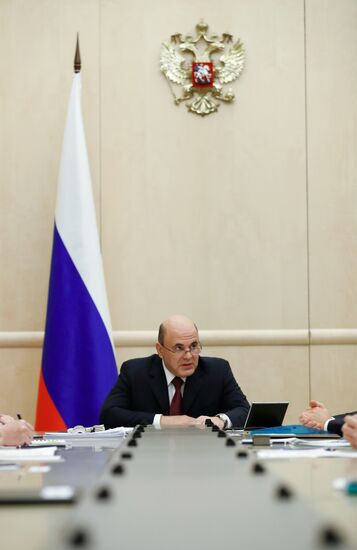 Премьер-министр РФ  М. Мишустин провел встречу с производителями вакцин от коронавирусной инфекции