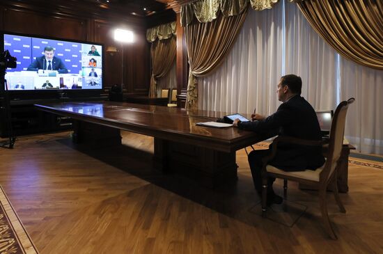 Д. Медведев провел совещание по трудовому законодательству