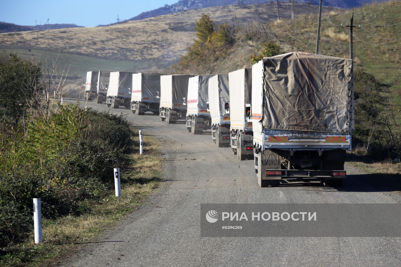 Вторая колонна МЧС России с гуманитарным грузом прибыла в Степанакерт | РИА  Новости Медиабанк