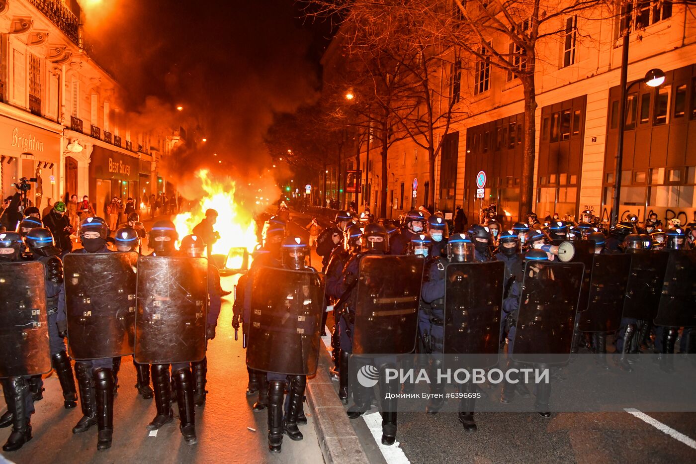 Акция протеста в Париже