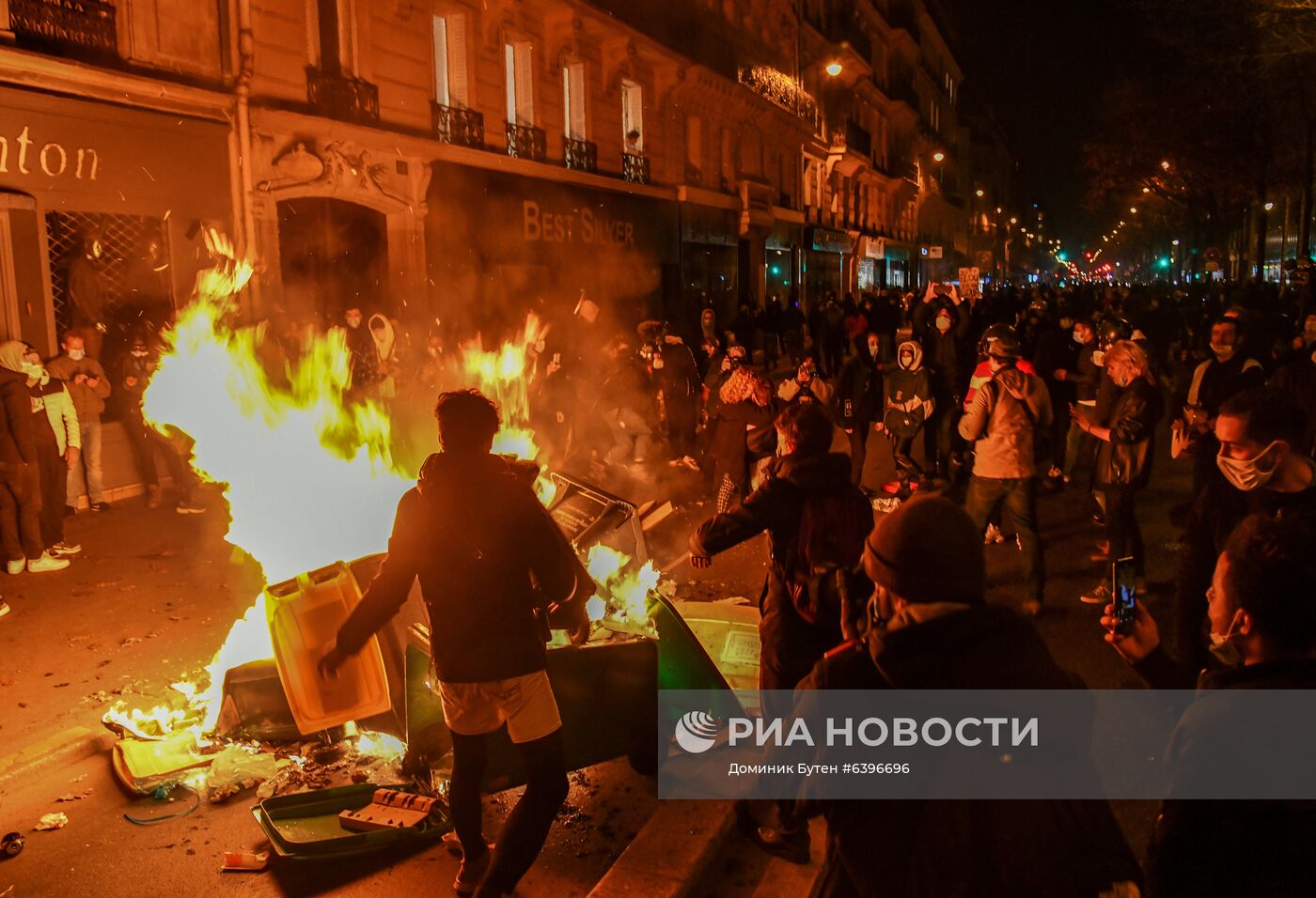 Акция протеста в Париже