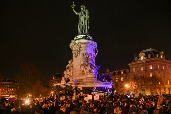 Акция протеста в Париже
