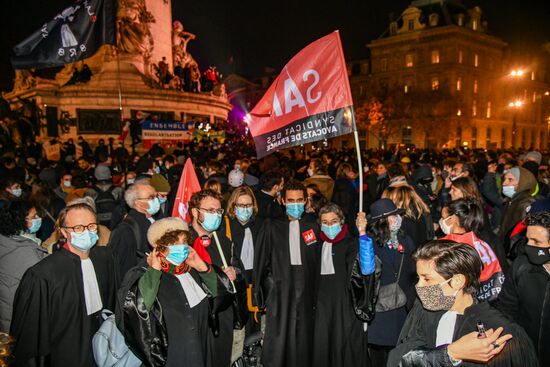 Акция протеста в Париже