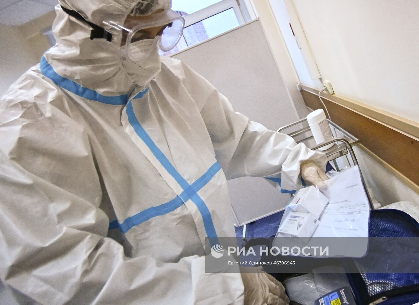 В Москве больным COVID-19 на дом доставляют бесплатные лекарства