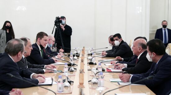 Встреча глав МИД РФ и Ирака С. Лаврова и Ф. Хусейна
