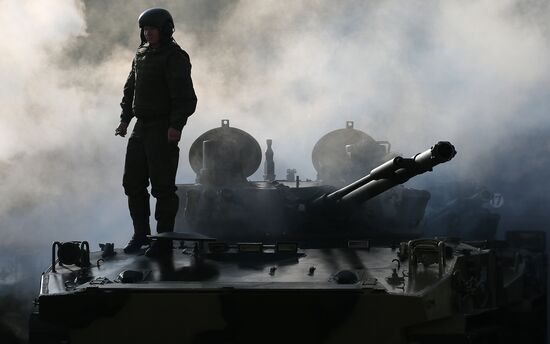 Передача боевых машин на вооружение десантно-штурмовой дивизии ВДВ