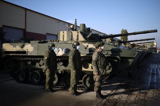 Передача боевых машин на вооружение десантно-штурмовой дивизии ВДВ