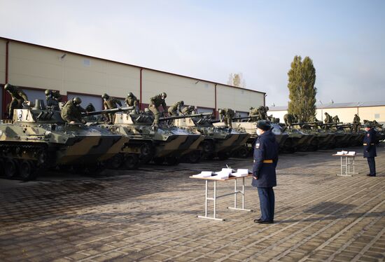 Передача боевых машин на вооружение десантно-штурмовой дивизии ВДВ