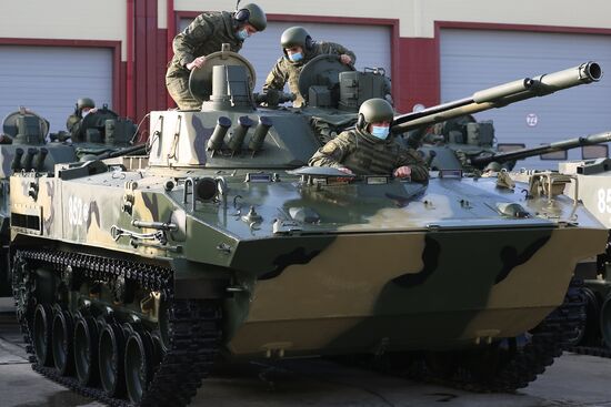 Передача боевых машин на вооружение десантно-штурмовой дивизии ВДВ