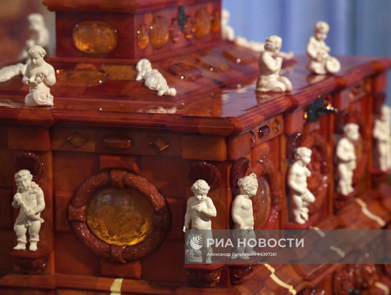 Выставка "Тайны дворцовых интерьеров. Секреты реставрации" в Петропавловской крепости