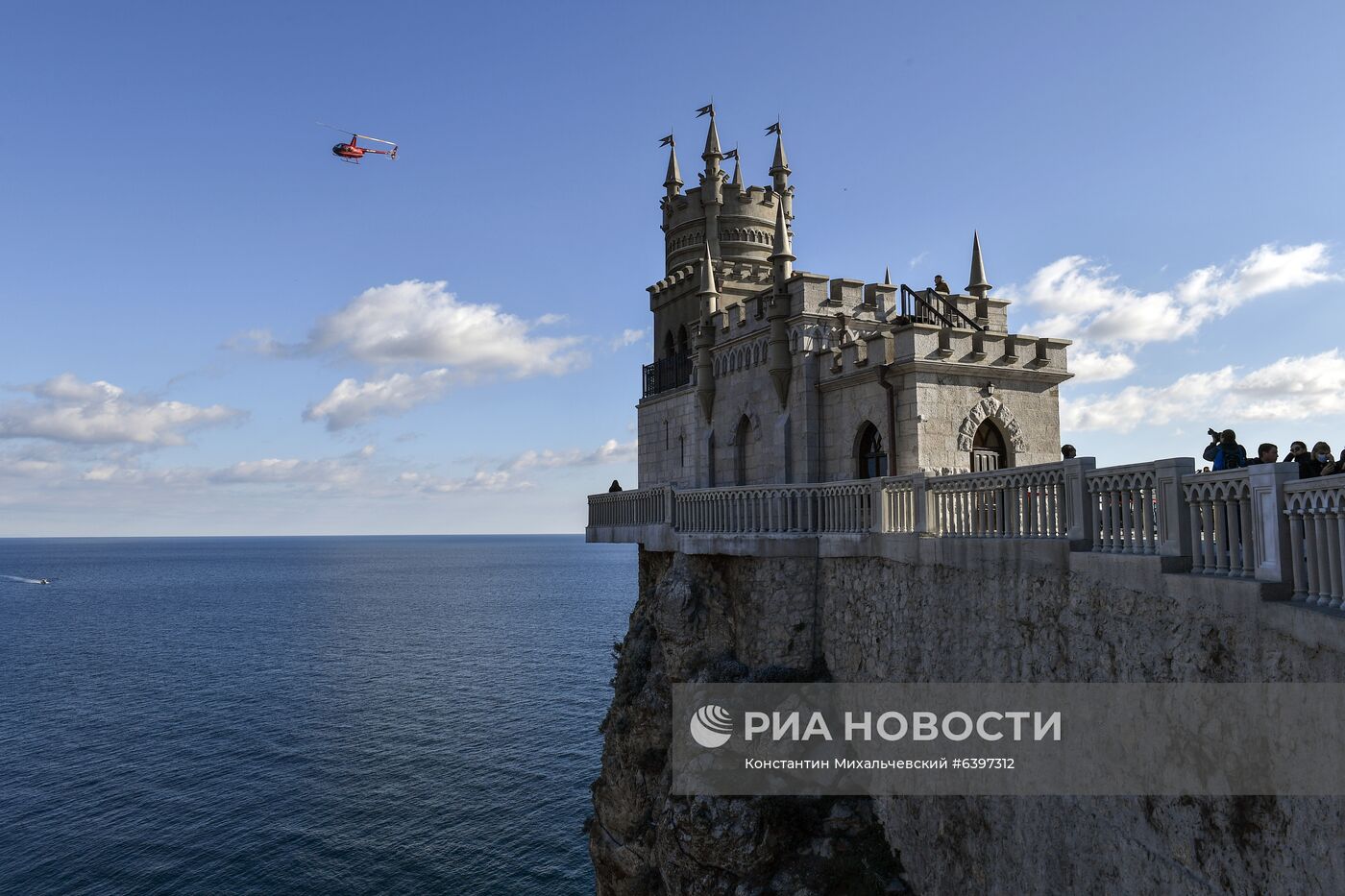 Открытие дворца-замка "Ласточкино гнездо" в Крыму