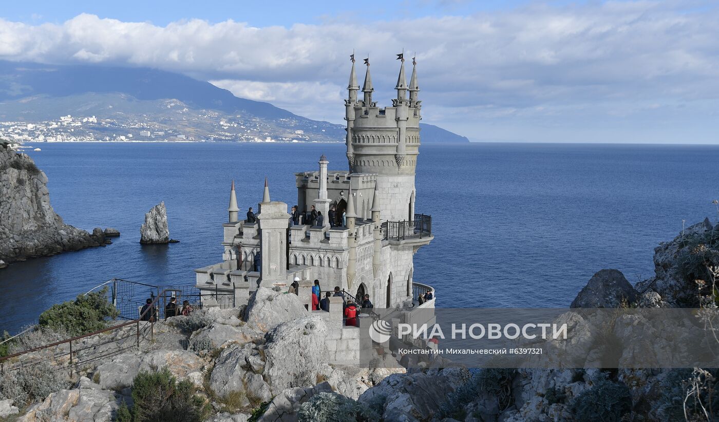 Открытие дворца-замка "Ласточкино гнездо" в Крыму