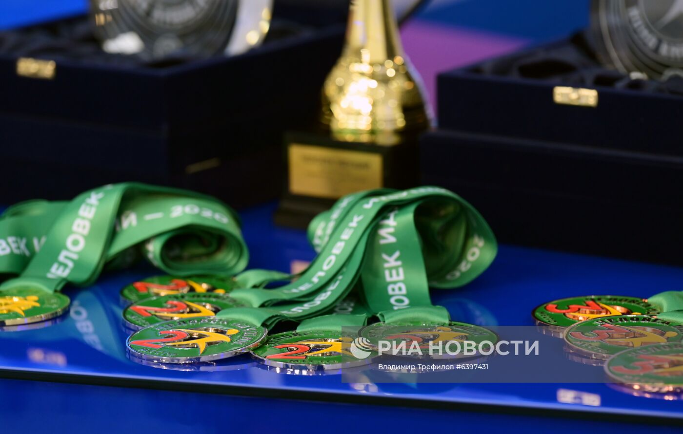 Онлайн п/к "Церемония награждения победителей всероссийских соревнований по фоновой ходьбе "Человек идущий"