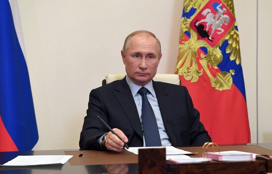 Президент РФ В. Путин с принял участие в церемонии открытия цеха ООО "Братскхимсинтез"